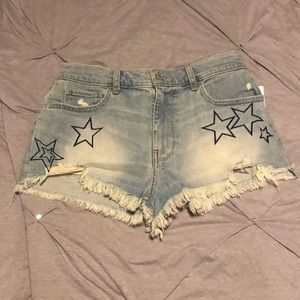 Hollister jean shorts size 9 (waist 29)